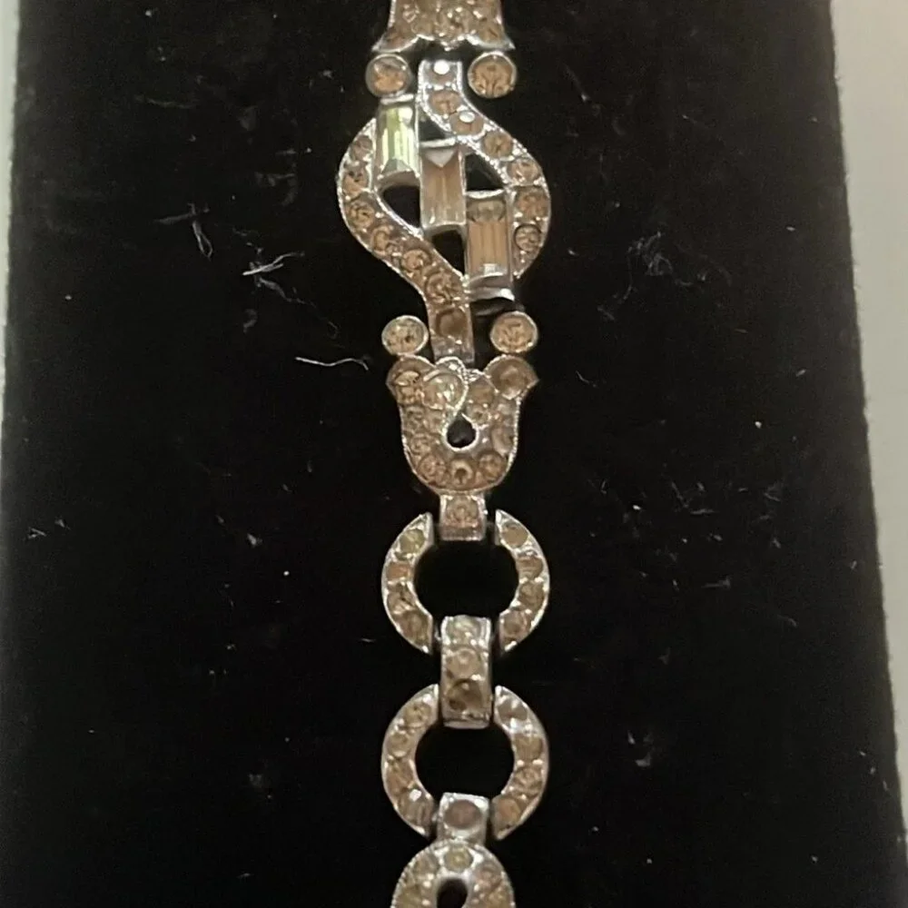 💎✨ Silver-Tone Rhinestone Link Chain Bracelet | Elegant Sparkling Design | 7” L - Picture 8 of 8